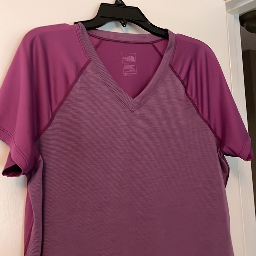 North face XL tee shirt - Picture 3 of 3